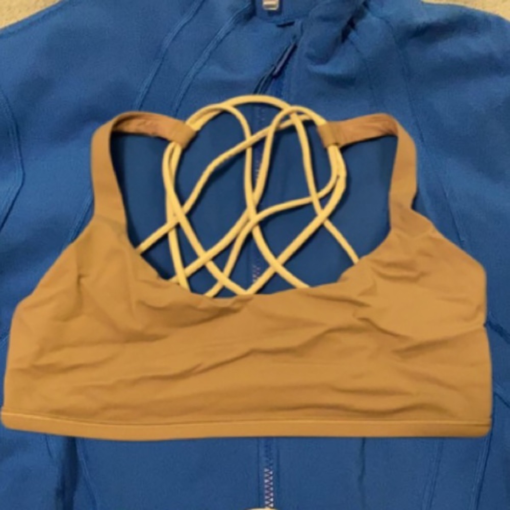 LULULEMON free to be sports bra